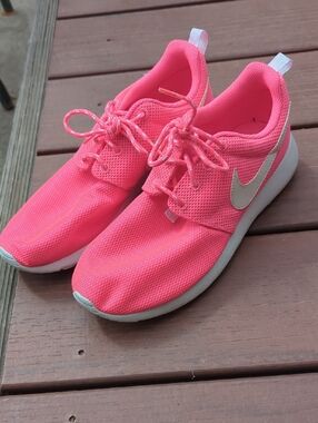 Nike Women’s Bright Pink Athletic Sneakers with White Swoosh